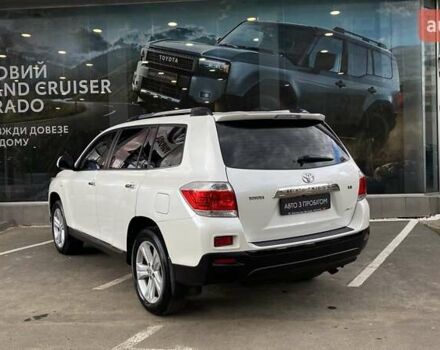 Белый Тойота Хайлендер, объемом двигателя 3.46 л и пробегом 28 тыс. км за 25622 $, фото 1 на Automoto.ua