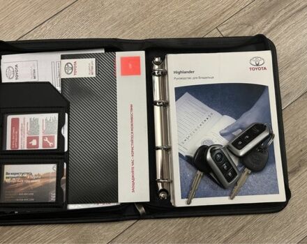 Белый Тойота Хайлендер, объемом двигателя 3.5 л и пробегом 185 тыс. км за 17800 $, фото 6 на Automoto.ua