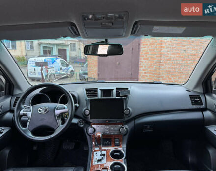 Белый Тойота Хайлендер, объемом двигателя 3.46 л и пробегом 172 тыс. км за 22000 $, фото 14 на Automoto.ua