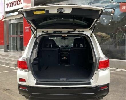 Белый Тойота Хайлендер, объемом двигателя 3.46 л и пробегом 28 тыс. км за 25622 $, фото 13 на Automoto.ua