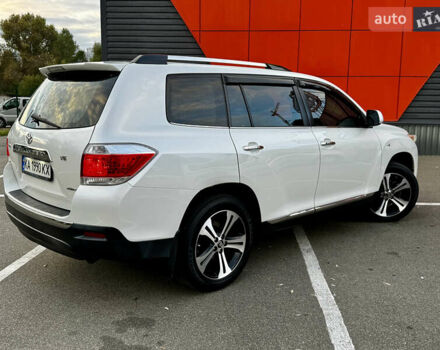 Білий Тойота Хайлендер, об'ємом двигуна 3.46 л та пробігом 175 тис. км за 16100 $, фото 17 на Automoto.ua