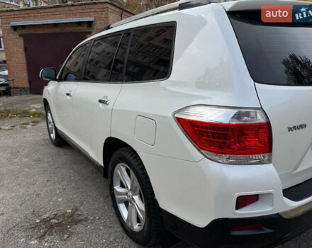 Белый Тойота Хайлендер, объемом двигателя 3.46 л и пробегом 172 тыс. км за 22000 $, фото 9 на Automoto.ua