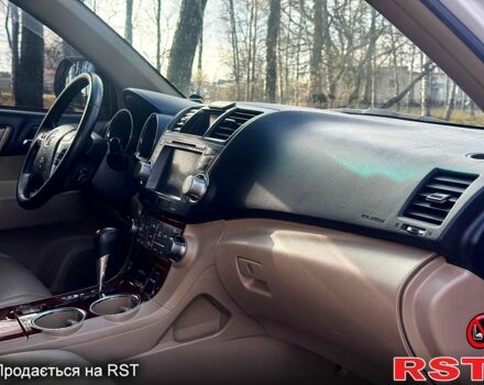 Білий Тойота Хайлендер, об'ємом двигуна 3.5 л та пробігом 207 тис. км за 16850 $, фото 10 на Automoto.ua