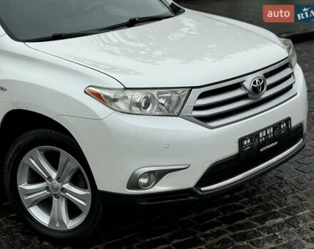 Белый Тойота Хайлендер, объемом двигателя 3.46 л и пробегом 205 тыс. км за 14200 $, фото 33 на Automoto.ua