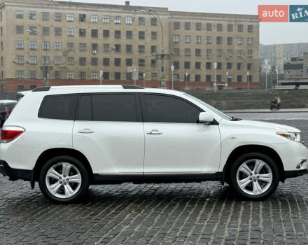 Белый Тойота Хайлендер, объемом двигателя 3.46 л и пробегом 205 тыс. км за 14200 $, фото 20 на Automoto.ua