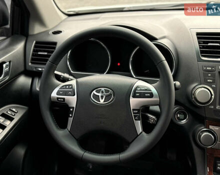 Белый Тойота Хайлендер, объемом двигателя 3.46 л и пробегом 200 тыс. км за 14999 $, фото 70 на Automoto.ua