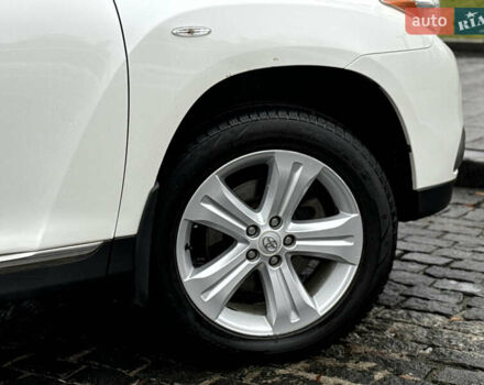 Белый Тойота Хайлендер, объемом двигателя 3.46 л и пробегом 200 тыс. км за 14999 $, фото 43 на Automoto.ua
