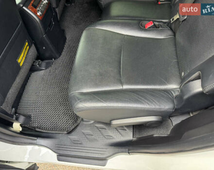 Белый Тойота Хайлендер, объемом двигателя 3.46 л и пробегом 172 тыс. км за 22000 $, фото 21 на Automoto.ua