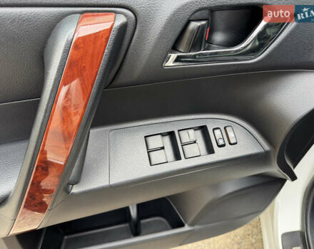 Белый Тойота Хайлендер, объемом двигателя 3.46 л и пробегом 172 тыс. км за 22000 $, фото 17 на Automoto.ua