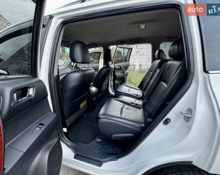 Білий Тойота Хайлендер, об'ємом двигуна 3.46 л та пробігом 175 тис. км за 16500 $, фото 24 на Automoto.ua