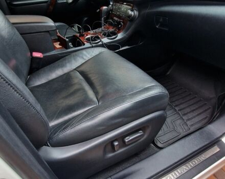 Білий Тойота Хайлендер, об'ємом двигуна 0 л та пробігом 267 тис. км за 391 $, фото 6 на Automoto.ua