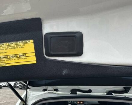 Белый Тойота Хайлендер, объемом двигателя 3.46 л и пробегом 199 тыс. км за 18000 $, фото 13 на Automoto.ua