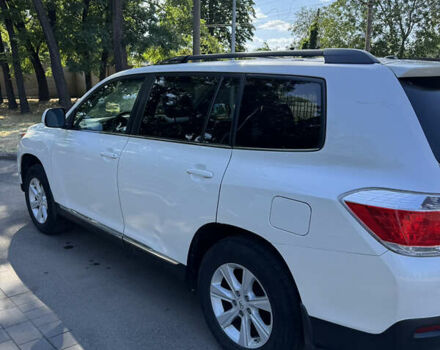 Белый Тойота Хайлендер, объемом двигателя 3.46 л и пробегом 200 тыс. км за 16000 $, фото 4 на Automoto.ua