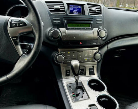 Белый Тойота Хайлендер, объемом двигателя 3.5 л и пробегом 199 тыс. км за 16800 $, фото 9 на Automoto.ua