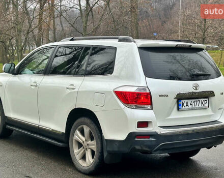 Белый Тойота Хайлендер, объемом двигателя 3.5 л и пробегом 199 тыс. км за 16800 $, фото 2 на Automoto.ua