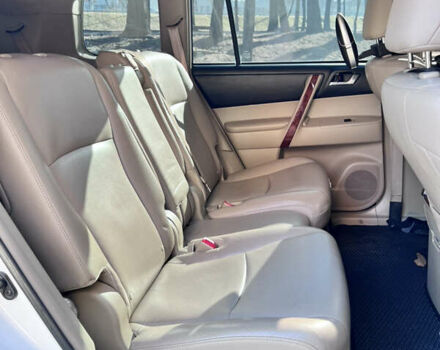 Белый Тойота Хайлендер, объемом двигателя 3.5 л и пробегом 168 тыс. км за 20500 $, фото 14 на Automoto.ua