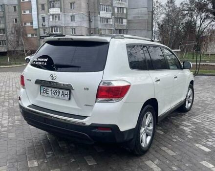 Белый Тойота Хайлендер, объемом двигателя 3.5 л и пробегом 280 тыс. км за 18000 $, фото 3 на Automoto.ua