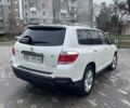 Белый Тойота Хайлендер, объемом двигателя 3.5 л и пробегом 280 тыс. км за 18000 $, фото 3 на Automoto.ua