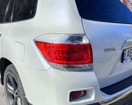 Белый Тойота Хайлендер, объемом двигателя 3.5 л и пробегом 168 тыс. км за 20500 $, фото 19 на Automoto.ua