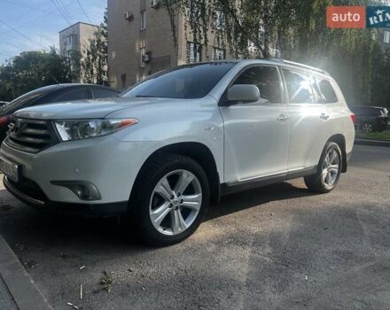Белый Тойота Хайлендер, объемом двигателя 3.46 л и пробегом 206 тыс. км за 20800 $, фото 8 на Automoto.ua