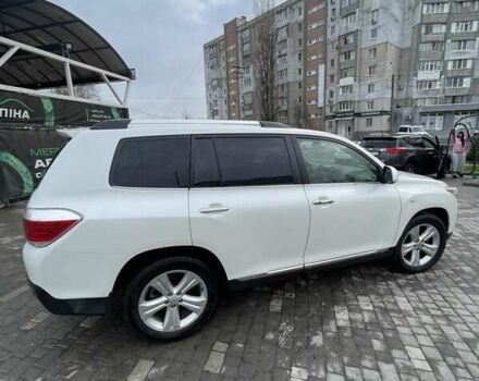 Белый Тойота Хайлендер, объемом двигателя 3.5 л и пробегом 280 тыс. км за 18000 $, фото 1 на Automoto.ua