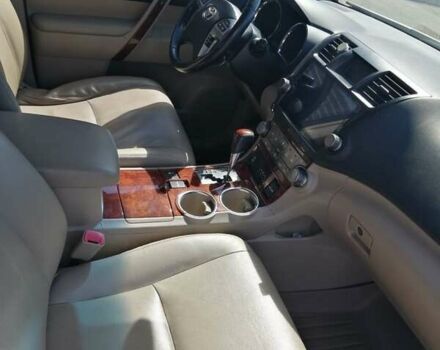 Белый Тойота Хайлендер, объемом двигателя 3.46 л и пробегом 194 тыс. км за 18600 $, фото 2 на Automoto.ua