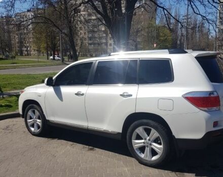 Белый Тойота Хайлендер, объемом двигателя 3.5 л и пробегом 278 тыс. км за 18000 $, фото 2 на Automoto.ua