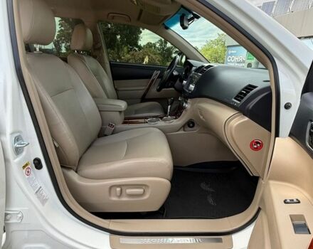 Белый Тойота Хайлендер, объемом двигателя 3.5 л и пробегом 95 тыс. км за 23500 $, фото 17 на Automoto.ua