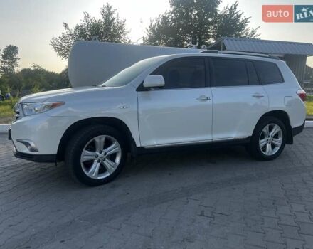 Белый Тойота Хайлендер, объемом двигателя 3.46 л и пробегом 206 тыс. км за 20800 $, фото 3 на Automoto.ua