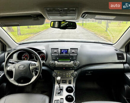 Белый Тойота Хайлендер, объемом двигателя 3.5 л и пробегом 199 тыс. км за 16800 $, фото 8 на Automoto.ua