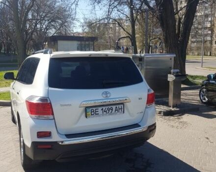 Белый Тойота Хайлендер, объемом двигателя 3.5 л и пробегом 278 тыс. км за 18000 $, фото 3 на Automoto.ua