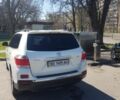 Белый Тойота Хайлендер, объемом двигателя 3.5 л и пробегом 278 тыс. км за 18000 $, фото 3 на Automoto.ua