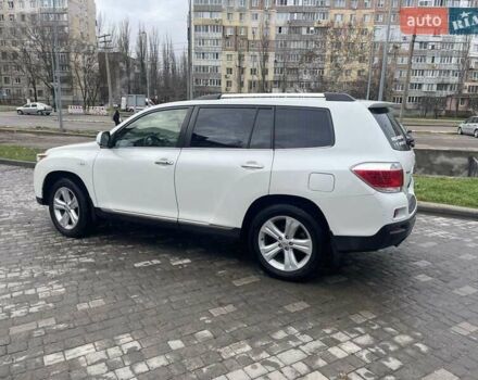 Белый Тойота Хайлендер, объемом двигателя 3.5 л и пробегом 280 тыс. км за 18000 $, фото 5 на Automoto.ua