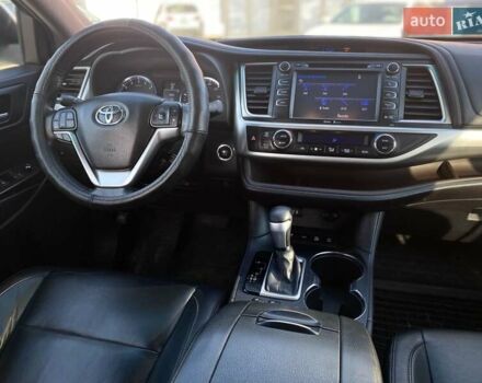 Белый Тойота Хайлендер, объемом двигателя 3.5 л и пробегом 252 тыс. км за 20990 $, фото 11 на Automoto.ua