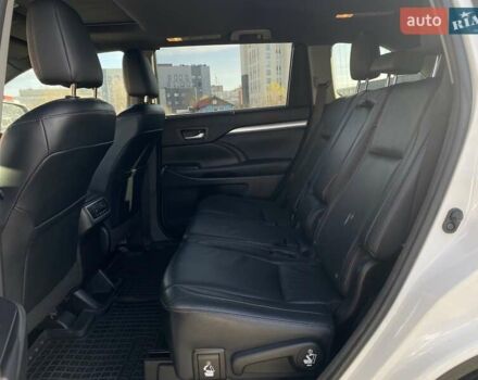 Белый Тойота Хайлендер, объемом двигателя 3.5 л и пробегом 252 тыс. км за 20990 $, фото 8 на Automoto.ua