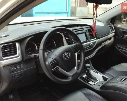 Белый Тойота Хайлендер, объемом двигателя 3.5 л и пробегом 88 тыс. км за 29000 $, фото 18 на Automoto.ua