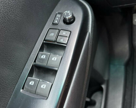 Белый Тойота Хайлендер, объемом двигателя 3.46 л и пробегом 245 тыс. км за 23500 $, фото 31 на Automoto.ua