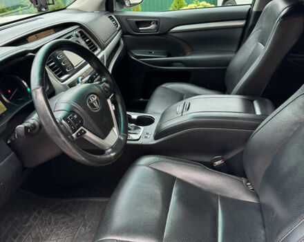 Белый Тойота Хайлендер, объемом двигателя 3.46 л и пробегом 245 тыс. км за 23500 $, фото 20 на Automoto.ua