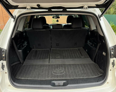 Белый Тойота Хайлендер, объемом двигателя 3.46 л и пробегом 245 тыс. км за 23500 $, фото 10 на Automoto.ua