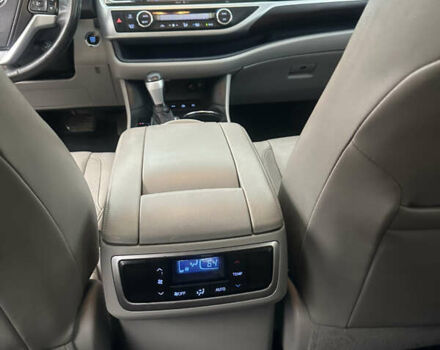 Білий Тойота Хайлендер, об'ємом двигуна 3.55 л та пробігом 190 тис. км за 24300 $, фото 25 на Automoto.ua