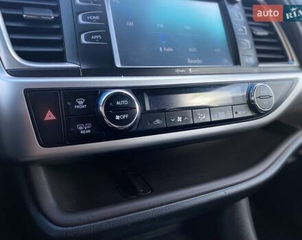 Белый Тойота Хайлендер, объемом двигателя 3.5 л и пробегом 252 тыс. км за 20990 $, фото 20 на Automoto.ua