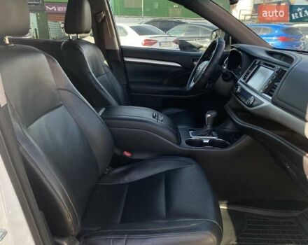 Белый Тойота Хайлендер, объемом двигателя 3.5 л и пробегом 252 тыс. км за 20990 $, фото 16 на Automoto.ua