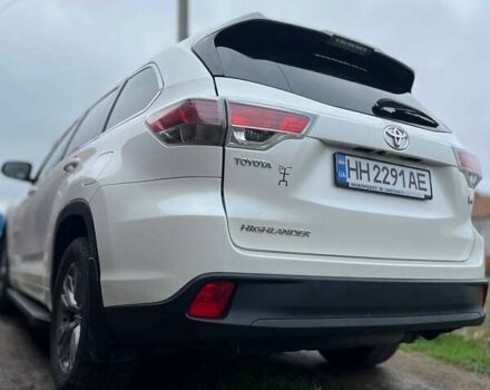 Белый Тойота Хайлендер, объемом двигателя 3.5 л и пробегом 392 тыс. км за 19500 $, фото 2 на Automoto.ua