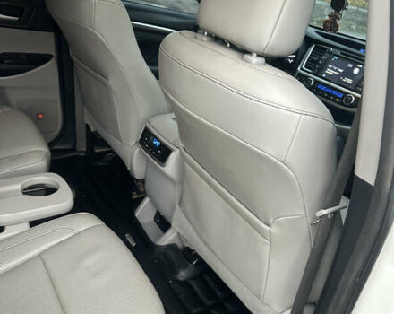 Білий Тойота Хайлендер, об'ємом двигуна 3.55 л та пробігом 190 тис. км за 24300 $, фото 18 на Automoto.ua