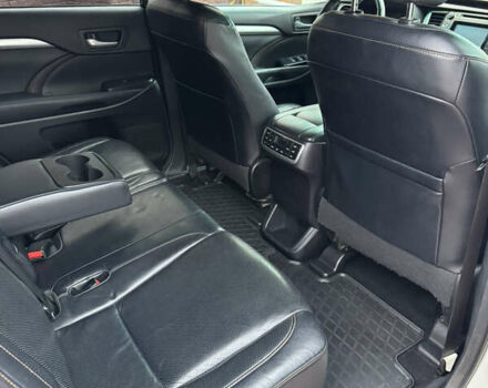 Белый Тойота Хайлендер, объемом двигателя 3.46 л и пробегом 245 тыс. км за 23500 $, фото 24 на Automoto.ua