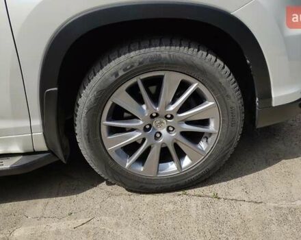 Белый Тойота Хайлендер, объемом двигателя 3.5 л и пробегом 88 тыс. км за 29000 $, фото 1 на Automoto.ua