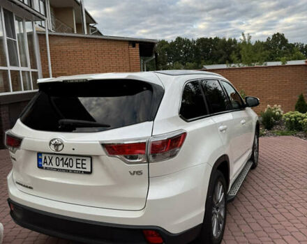Белый Тойота Хайлендер, объемом двигателя 3.46 л и пробегом 245 тыс. км за 23500 $, фото 3 на Automoto.ua