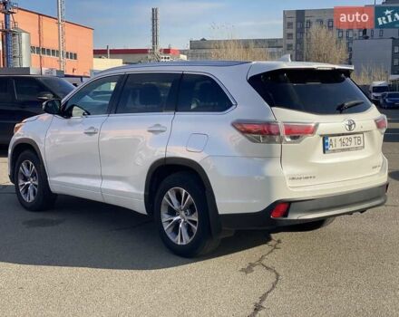 Белый Тойота Хайлендер, объемом двигателя 3.5 л и пробегом 252 тыс. км за 20990 $, фото 5 на Automoto.ua