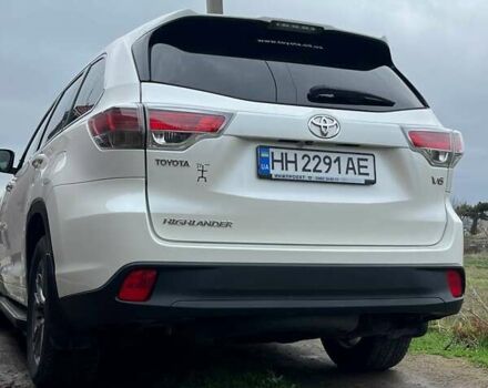 Белый Тойота Хайлендер, объемом двигателя 3.5 л и пробегом 392 тыс. км за 19500 $, фото 5 на Automoto.ua