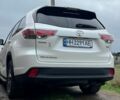 Белый Тойота Хайлендер, объемом двигателя 3.5 л и пробегом 392 тыс. км за 19500 $, фото 5 на Automoto.ua
